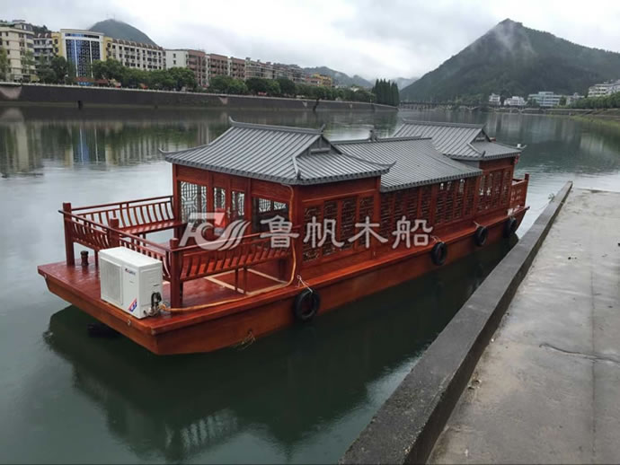 旅游觀光畫(huà)舫船